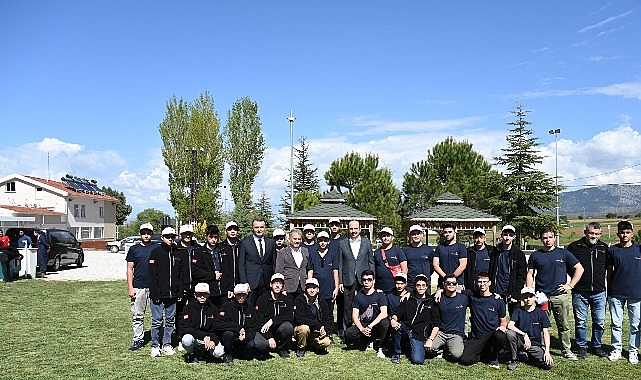 Başkan Altay Beyşehir Atabey Gen&ccedil;lik ve Eğitim Kampı&rsquo;nda LİMA &Ouml;ğrencileriyle Buluştu