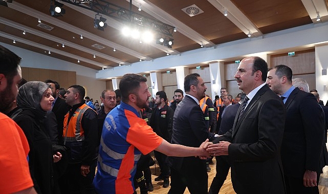 Başkan Altay B&uuml;y&uuml;kşehir ve KOSKİ Personeliyle Bayramlaştı