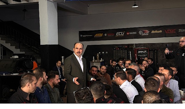 Başkan Altay, &Ccedil;alışan Gen&ccedil;lik Meclisi ile Otomobil ve Motor Spor Kul&uuml;b&uuml; &Uuml;yeleriyle Buluştu