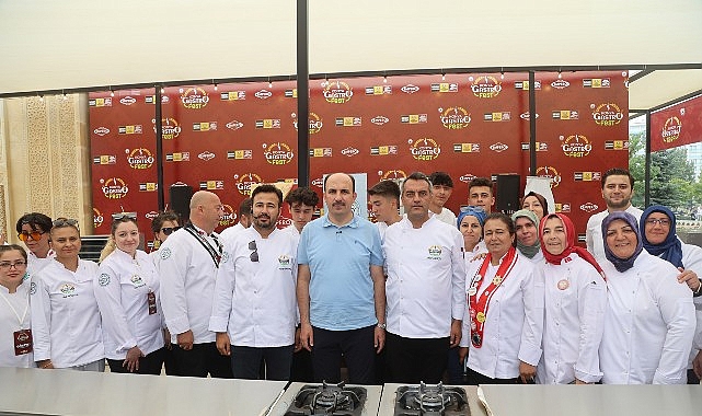 Başkan Altay Gastrofest&rsquo;e Katılan Y&uuml;z Binlerce Misafire, Şeflere ve Esnafa Teşekk&uuml;r Etti
