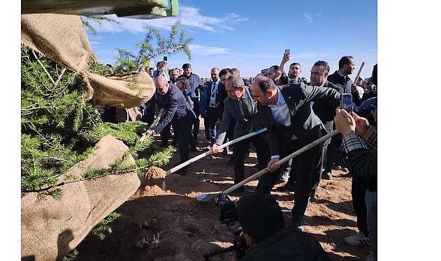 Başkan Altay &ldquo;Geleceğe Nefes Konya&rsquo;ya Hayat&rdquo; Programında &Ouml;ğrencilerle Fidan Dikti