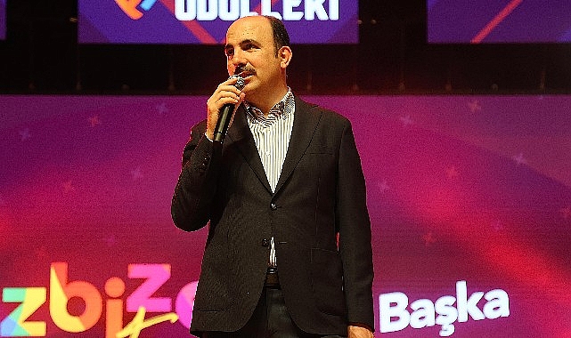 Başkan Altay Gen&ccedil;lik Meclisi Topluluk &Ouml;d&uuml;lleri &ldquo;Biz Bize Fest Bi Başka&rdquo; Programının A&ccedil;ılışına Katıldı