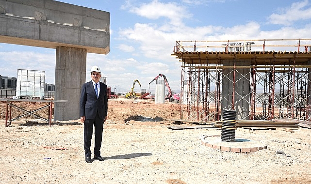 Başkan Altay İnşası S&uuml;ren T&Uuml;MOSAN Kavşağı&rsquo;nda İncelemelerde Bulundu