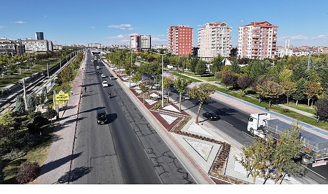 Başkan Altay: &ldquo;İstanbul Yolu&rsquo;nda Yaptığımız Kurak&ccedil;ıl Peyzaj D&uuml;zenlemesi ile Su ve Enerji Tasarrufu Sağlayacağız&rdquo;