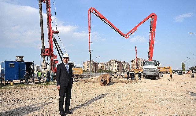 Başkan Altay: 'Otogar Kavşağı&rsquo;nda Karayolunu ve Raylı Sistemi &Uuml;ste Alacak Bir K&ouml;pr&uuml;l&uuml; Kavşak &Ccedil;alışması Y&uuml;r&uuml;t&uuml;yoruz'