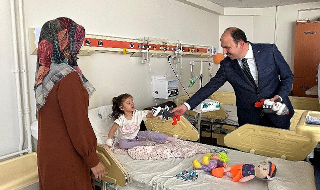 Başkan Altay S&Uuml; Tıp Fak&uuml;ltesi&rsquo;nde Tedavi G&ouml;ren Hastaları Ziyaret Etti