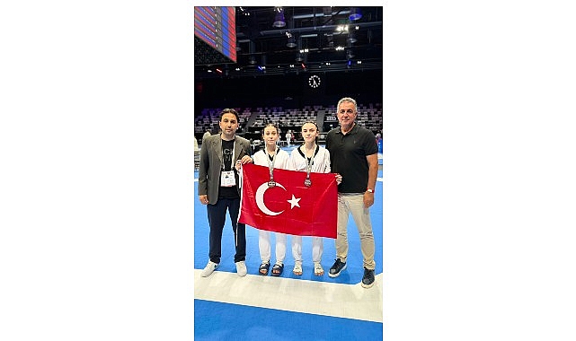 Başkan Altay, &Uuml;lkemizi Gururlandıran Konya B&uuml;y&uuml;kşehir Belediyesporlu Tekvandocuları Tebrik Etti
