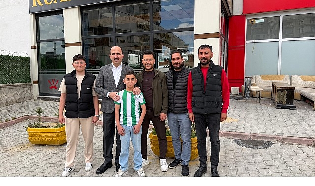 Başkan Altay ve Başkan Kavuş, &Ccedil;e&ccedil;enistan ve Ahmet &Ouml;zcan Caddelerinde Esnafla Buluştu
