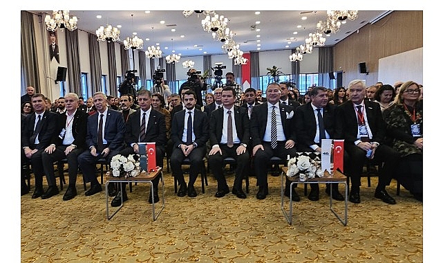Başkan Aydın Afetlere Diren&ccedil;li Kentler Paneli&rsquo;ne Katıldı