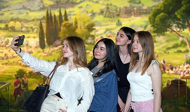 Başkan Aydın &ouml;rnek liselilerle Osmangazi&rsquo;de bir araya geldi