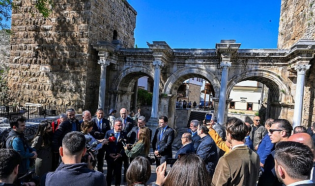 Başkan B&ouml;cek sekt&ouml;r temsilcileriyle Kalei&ccedil;i&rsquo;nde