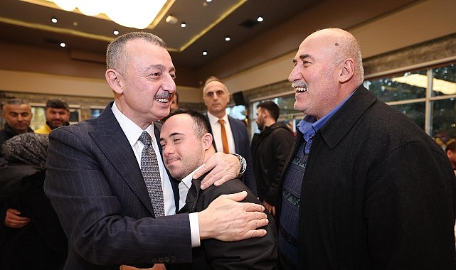 Başkan B&uuml;y&uuml;kakın afet g&ouml;n&uuml;ll&uuml;leri ile iftar yaptı