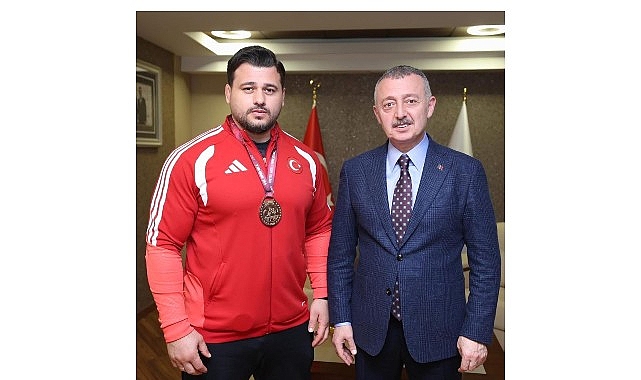 Başkan B&uuml;y&uuml;kakın, g&uuml;reşten iki &ouml;nemli ismi ağırladı