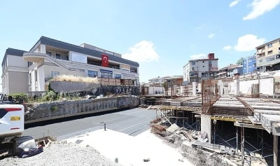 Başkan B&uuml;y&uuml;kakın, Kent Meydanı projesini inceledi