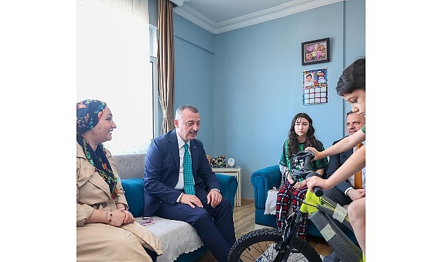 Başkan B&uuml;y&uuml;kakın'dan ev ev bayram mutluluğu