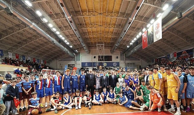Başkan B&uuml;y&uuml;kakın&rsquo;dan gen&ccedil;lere &ldquo;Kardeş Pası&rdquo;