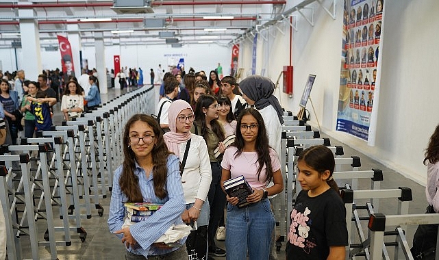 Başkan &Ccedil;er&ccedil;ioğlu, 100 Bine Yakın Kitapseveri Fuar Aydın&rsquo;da Buluşturdu