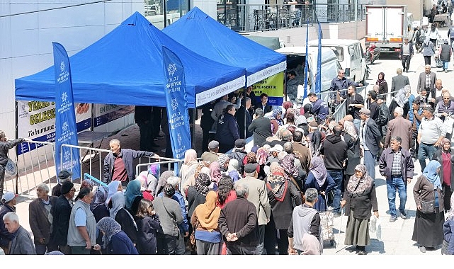 Başkan &Ccedil;er&ccedil;ioğlu Binlerce Fideyi Sultanhisar ve Buharkent&rsquo;te Vatandaşlarla Buluşturdu