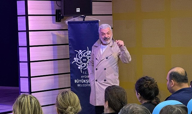 Başkan &Ccedil;er&ccedil;ioğlu Didim ve Nazilli&rsquo;de Vatandaşları Tiyatroyla Buluşturdu