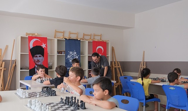 Başkan &Ccedil;er&ccedil;ioğlu ile Hamleler Geleceğe: Aydın&rsquo;da &Ccedil;ocuklar Satran&ccedil;la D&uuml;ş&uuml;nmeyi &Ouml;ğreniyor