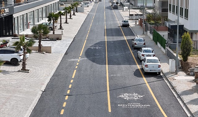 Başkan &Ccedil;er&ccedil;ioğlu, Kent Genelinde Yol Yapım ve Yenileme &Ccedil;alışmalarına Devam Ediyor