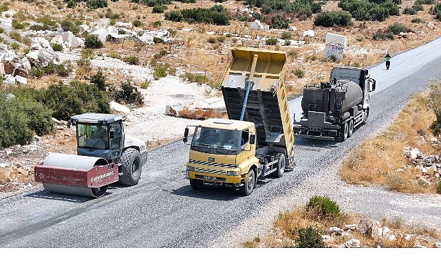 Başkan &Ccedil;er&ccedil;ioğlu kırsal mahallelerde yol yenileme &ccedil;alışmalarını s&uuml;rd&uuml;r&uuml;yor