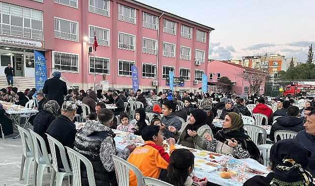Başkan &Ccedil;er&ccedil;ioğlu Ramazan Ayının Bereketini Aydın&rsquo;ın D&ouml;rt Bir Yanına Taşımaya Devam Ediyor