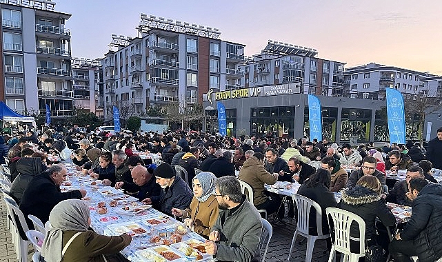 Başkan &Ccedil;er&ccedil;ioğlu Ramazan Ayının Bereketini Aydın&rsquo;ın D&ouml;rt Bir Yanına Taşımayı S&uuml;rd&uuml;r&uuml;yor