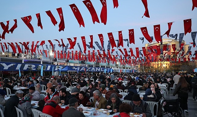 Başkan &Ccedil;er&ccedil;ioğlu Ramazan Ayının Bereketini Aydın&rsquo;ın D&ouml;rt Bir Yanına Taşıyor