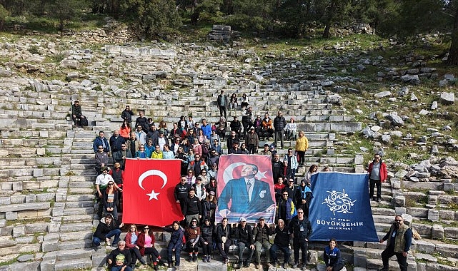 Başkan &Ccedil;er&ccedil;ioğlu Vatandaşları Priene Antik Kenti&rsquo;nde Eşsiz Trekking Etkinliği ile Buluşturdu