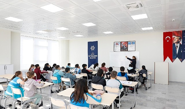 Başkan &Ccedil;er&ccedil;ioğlu'ndan eğitime tam destek: &Ouml;ğrenciler geleceğe Aydın B&uuml;y&uuml;kşehir Belediyesi ile hazırlanıyor