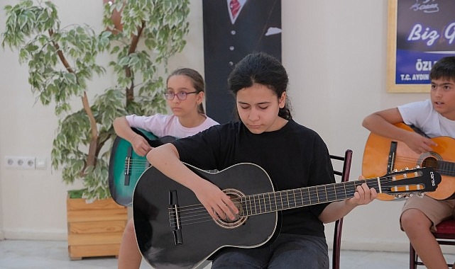 Başkan &Ccedil;er&ccedil;ioğlu&rsquo;ndan Geleceğin M&uuml;zisyenlerine Destek: Aydınlı &Ccedil;ocuklar Yaz Tatilini M&uuml;zikle Ge&ccedil;iriyor