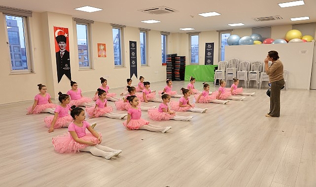 Başkan &Ccedil;er&ccedil;ioğlu&rsquo;nun Destekleri ile Aydınlı Minikler Bale &Ouml;ğreniyor