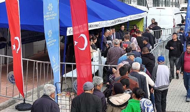 Başkan &Ccedil;er&ccedil;ioğlu'nun &ouml;nc&uuml;l&uuml;ğ&uuml;nde Ata tohumlarından &uuml;retilen fideler Aydınlılara ulaştırılıyor
