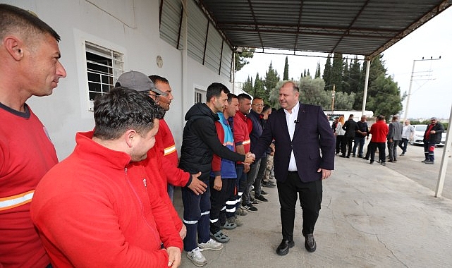 Başkan &Ccedil;i&ccedil;ek&rsquo;ten Bayram Kutlaması