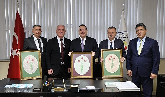 Başkan Dutlulu Pazarcılar Odası&rsquo;na M&uuml;jdelerle Gitti