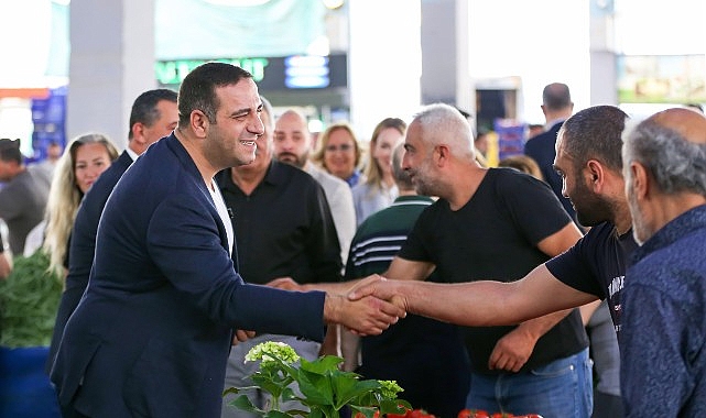 Başkan Erman Uzun&rsquo;dan bayram &ouml;ncesi pazaryeri ziyareti