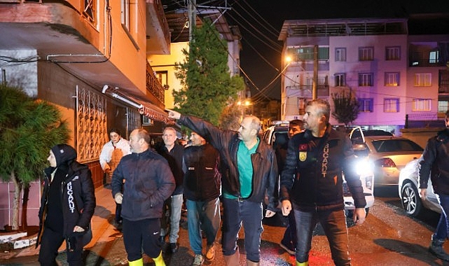 Başkan G&ouml;rkem Duman gece boyunca sahadaydı