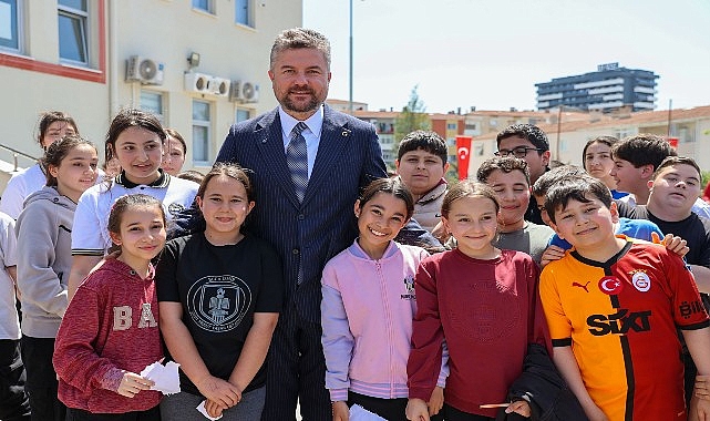 Başkan G&ouml;rkem Duman:   "Gelecek &ccedil;ocukların g&uuml;l&uuml;şlerinde"