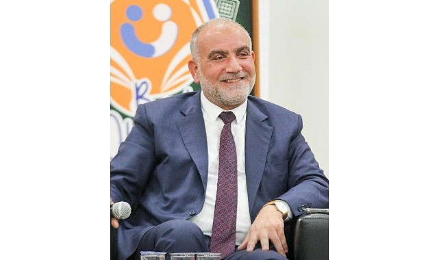 Başkan İbrahim Sandık&ccedil;ı: "&Ouml;ğrencilerimizin tamamına burs desteği sağlıyoruz"