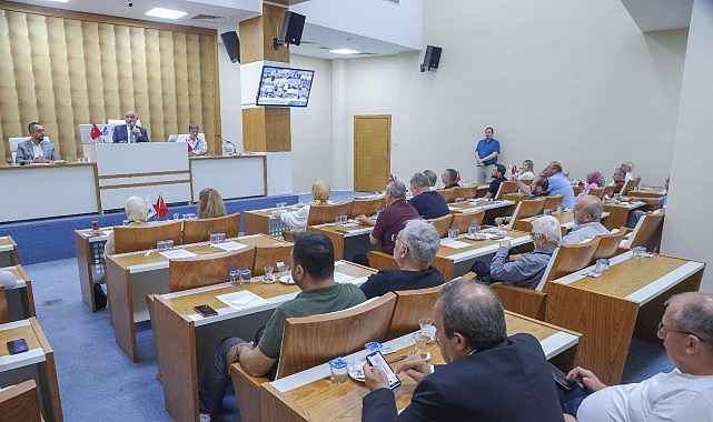Başkan İbrahim Sandık&ccedil;ı: "Yaşamı kolaylaştıran ve yaşama değer katan hizmetleri hemşehrilerimizle buluşturuyoruz"