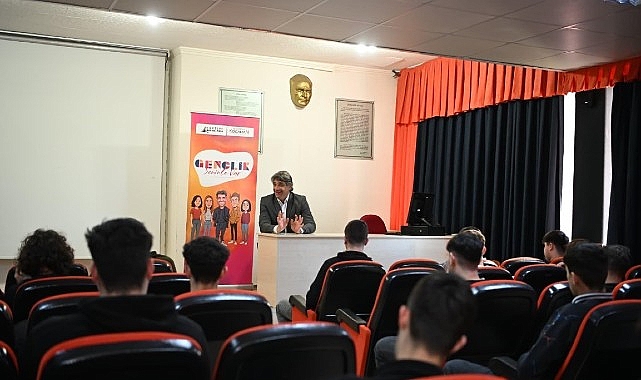 Başkan Kocaman &ldquo;Gen&ccedil;lik Seninle Var&rdquo; Programında &Ouml;ğrencilerle Buluştu