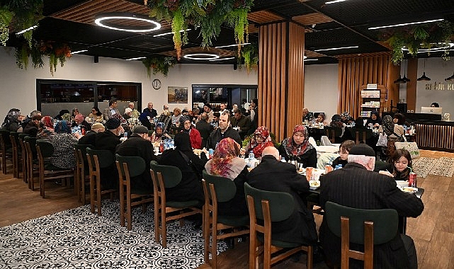 Başkan Kocaman, Ramazan Bereketini Kartepe&rsquo;nin &Ccedil;ınarlarıyla Paylaştı
