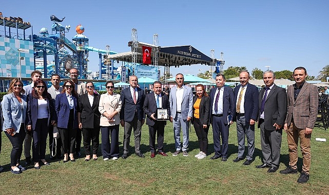 Başkan Muhittin B&ouml;cek: &ldquo;6. yılımızda 24&rsquo;&uuml;nc&uuml; &ccedil;evre &ouml;d&uuml;l&uuml;m&uuml;z&uuml; aldık&rdquo;