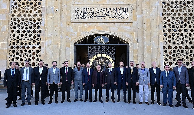 Başkan Muhittin B&ouml;cek vatandaşlarla bayramlaştı
