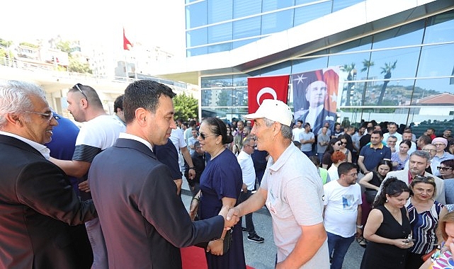 Başkan &Ouml;nal, personeliyle bayramlaştı "Bu kenti sizlerin emeğiyle g&uuml;zelleştiriyoruz"
