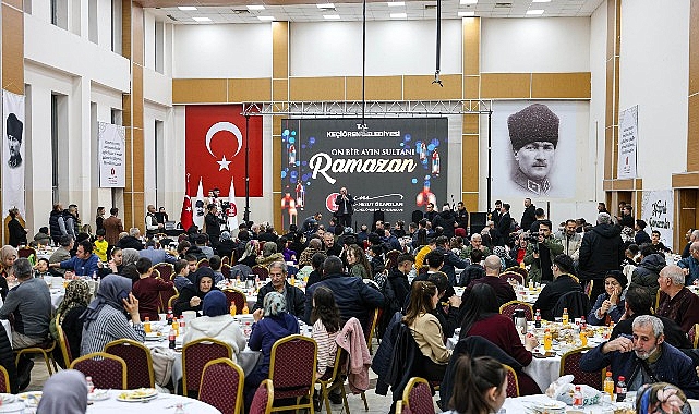 Başkan &Ouml;zarslan İftar Sofrasında Berberlerle Buluştu