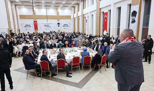 Başkan &Ouml;zarslan İftarda Sivaslılarla Buluştu