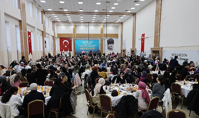 Başkan &Ouml;zarslan ve Eşi Filiz &Ouml;zarslan Kadınlarla İftar Sofrasında Buluştu