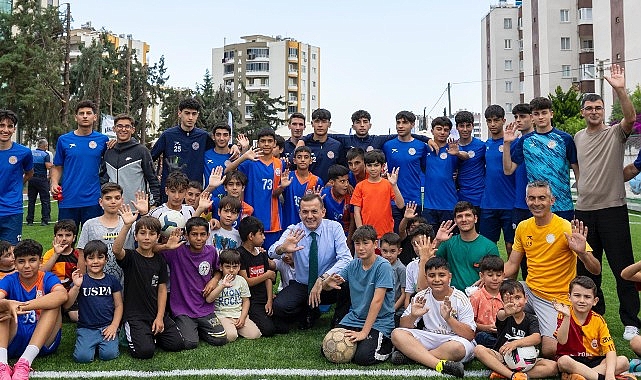 Başkan &Ouml;zyiğit, &ccedil;ocukların hala saha talebini geri &ccedil;evirmedi